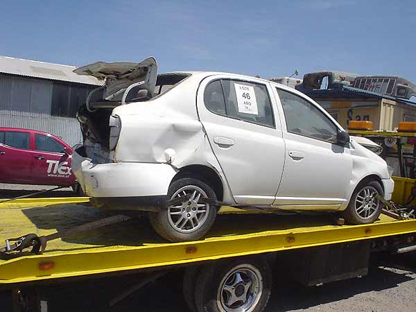  Toyota YARIS 2003    EN DESARME