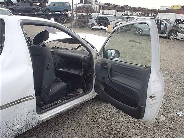  Chevrolet CORSA 2003    EN DESARME