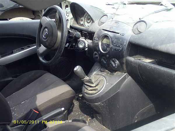  Mazda 2 2011    EN DESARME