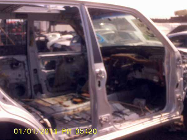  Mitsubishi MONTERO 2002    EN DESARME