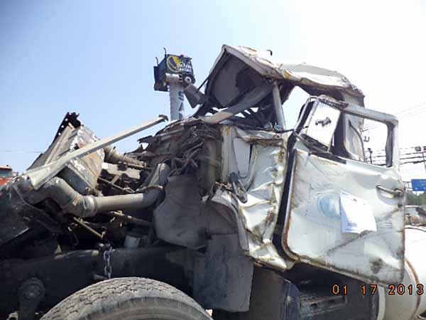  Mack DM-690-S 1997    EN DESARME