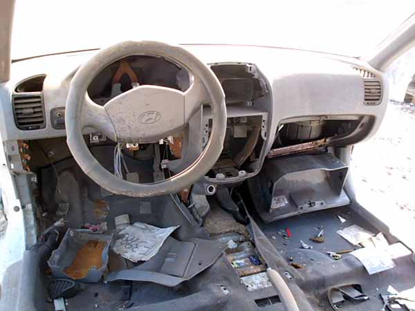  Hyundai ACCENT 2003    EN DESARME