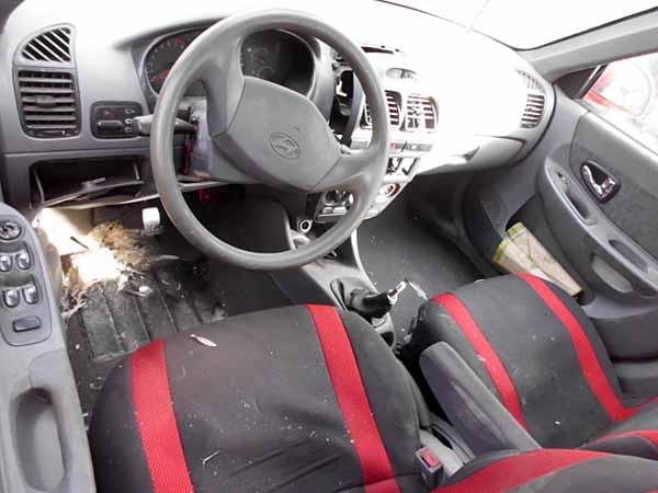  Hyundai ACCENT 2005    EN DESARME
