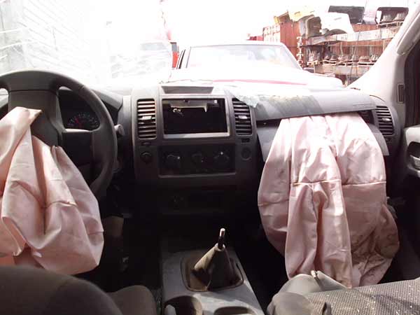 Nissan NAVARA 2011    EN DESARME