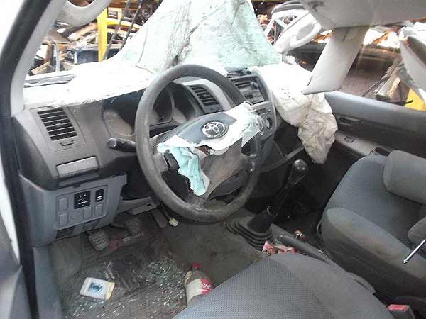  Toyota HILUX 2006    EN DESARME