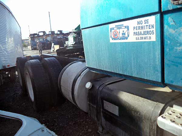 ESTANQUE ACUMULADOR DE AIRE Freightliner FL80 1997  USADO  EN DESARME