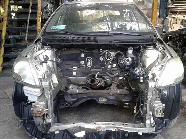  Toyota YARIS 2006    EN DESARME