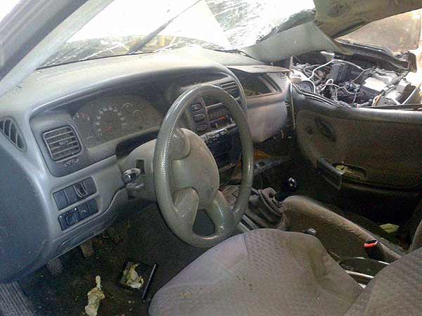  Suzuki GRAND NOMADE 2002    EN DESARME