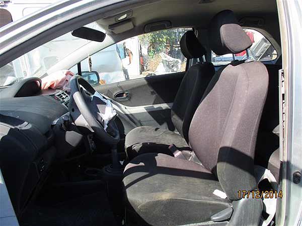  Toyota YARIS 2006    EN DESARME
