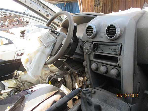 PUERTA Ssangyong Action 2011  USADA  EN DESARME