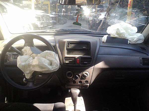  Suzuki AERIO 2003    EN DESARME