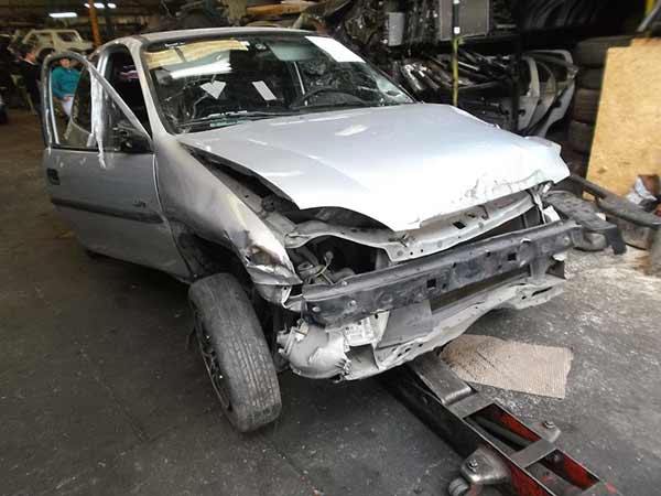  Chevrolet CORSA 2003    EN DESARME