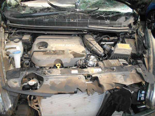 EJE Kia CARENS 2015  USADO  EN DESARME