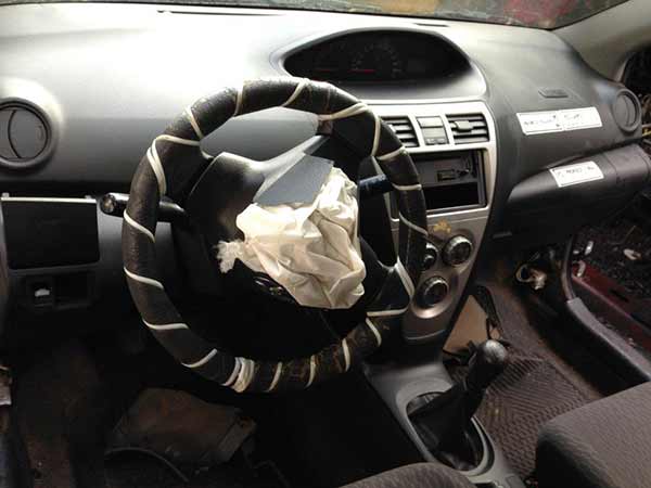  Toyota YARIS 2013    EN DESARME