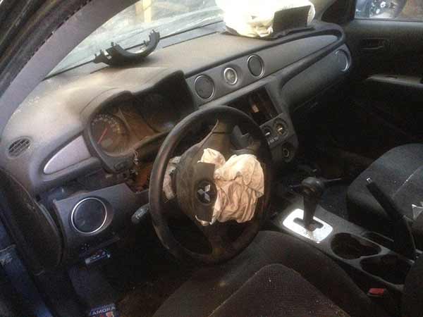  Mitsubishi OUTLANDER 2004    EN DESARME