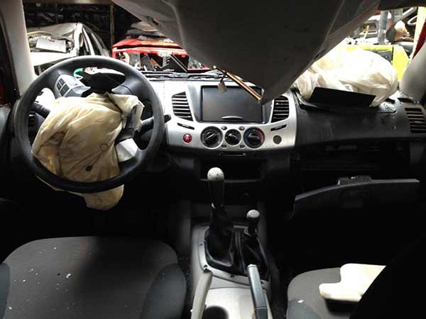  Mitsubishi L200 2015    EN DESARME