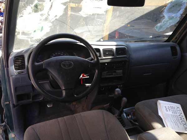  Toyota HILUX 2000    EN DESARME
