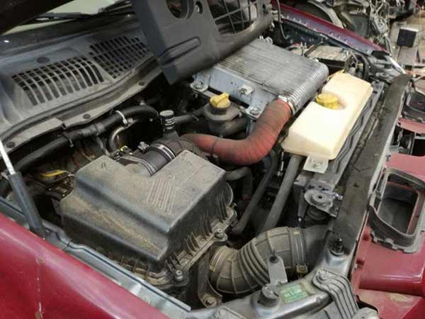  Mahindra GENIO 2014    EN DESARME