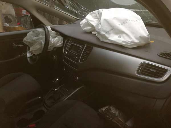 EJE Kia CARENS 2016  USADO  EN DESARME