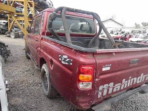 FOCO Mahindra PICK UP 2012  USADO  EN DESARME