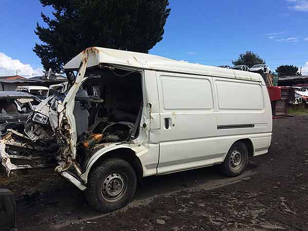 CAJA DE DIRECCIóN Mitsubishi L300 2005  USADA  EN DESARME