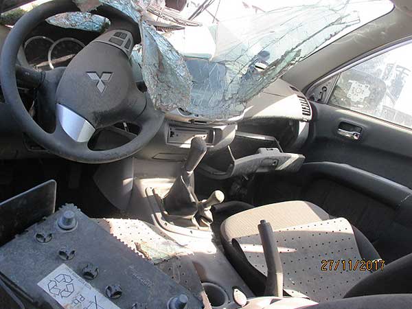 FOCO Mitsubishi L200 2015  USADO  EN DESARME