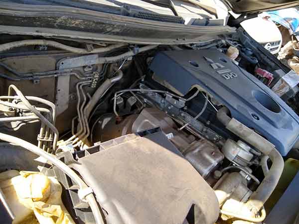 FOCO Mitsubishi L200 2016  USADO  EN DESARME