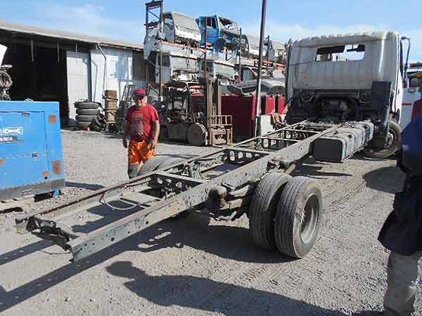 TANDEM Hino XZU 2015  USADA  EN DESARME