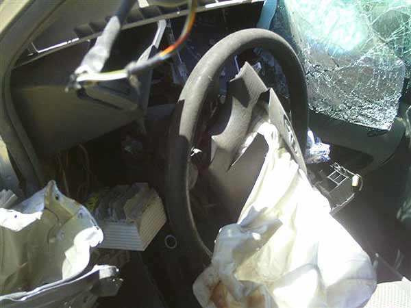  Toyota COROLLA 2004    EN DESARME