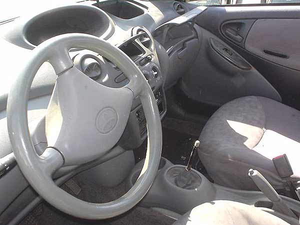  Toyota YARIS 2001    EN DESARME