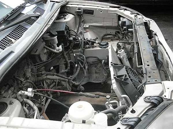 EJE Kia CARENS 2005  USADO  EN DESARME