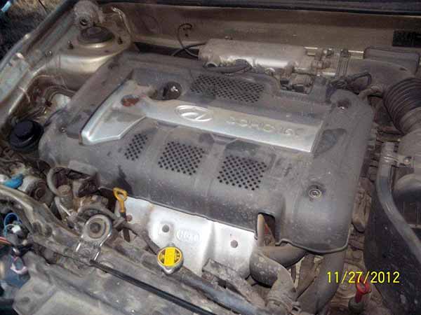  Hyundai ELANTRA 2004    EN DESARME