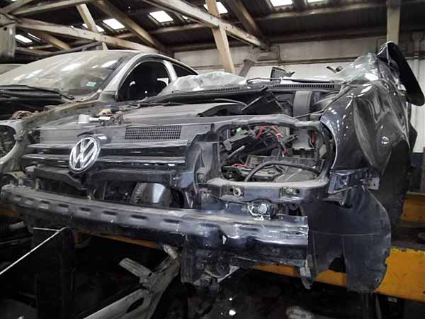  Volkswagen GOLF 2004    EN DESARME