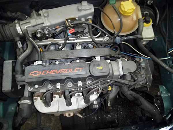  Chevrolet CORSA 2004    EN DESARME