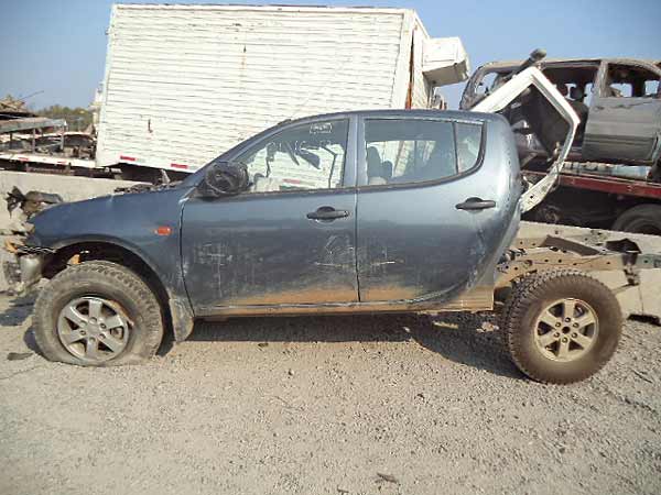  Mitsubishi KATANA 2010    EN DESARME