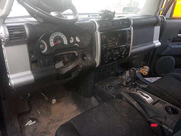  Toyota FJ CRUISER 2012    EN DESARME