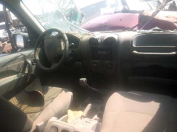 FOCO Mahindra PICK UP 2012  USADO  EN DESARME