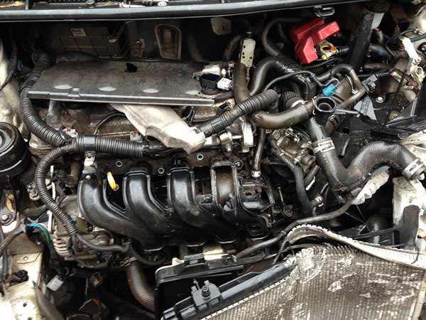  Toyota YARIS 2013    EN DESARME