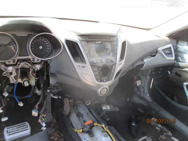  Hyundai VELOSTER 2013    EN DESARME