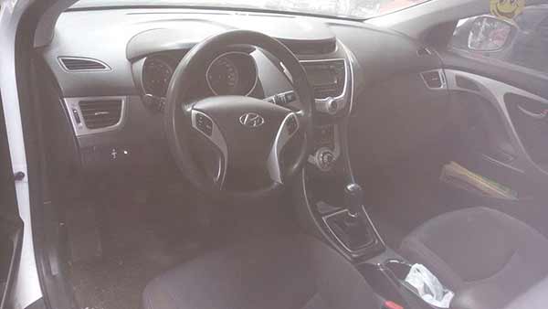  Hyundai ELANTRA 2012    EN DESARME