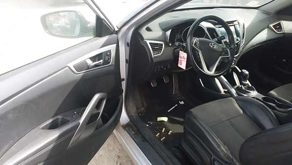  Hyundai VELOSTER 2014    EN DESARME