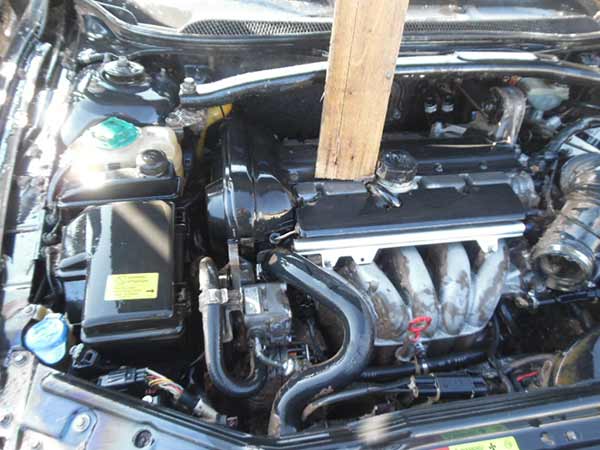 FOCO Volvo S60 2006  USADO  EN DESARME