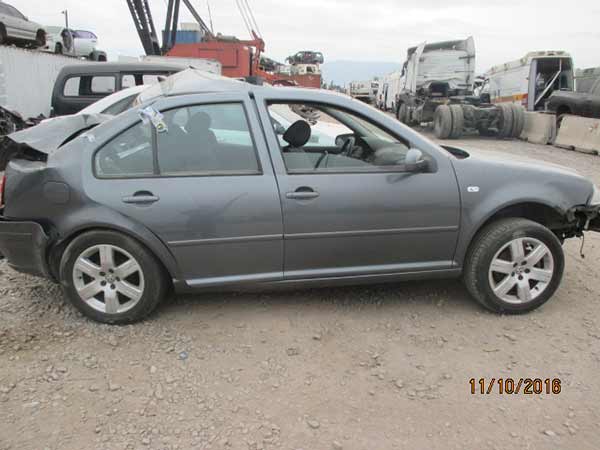  Volkswagen BORA 2014    EN DESARME