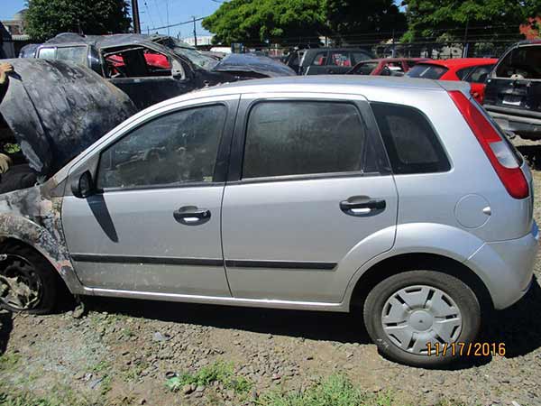 TOLVA Ford FIESTA 2004  USADA  EN DESARME