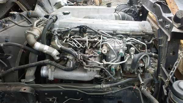 CARROCERíA FRIGORíFICA Hino 500 2015  USADA  EN DESARME