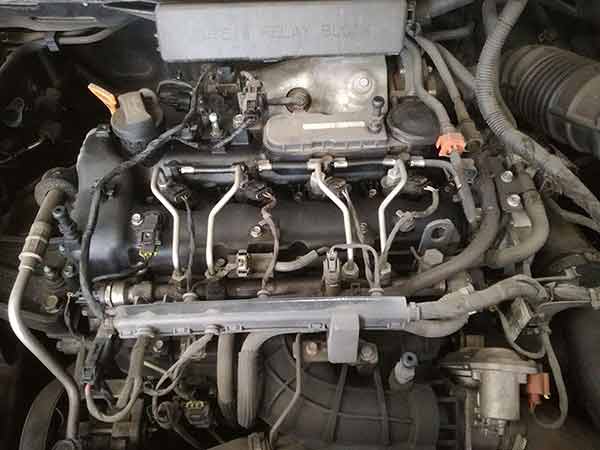  Kia GRAND CARNIVAL 2013    EN DESARME