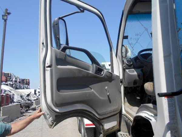 SPOILER CAMIóN Hino XZU 2016  USADO  EN DESARME